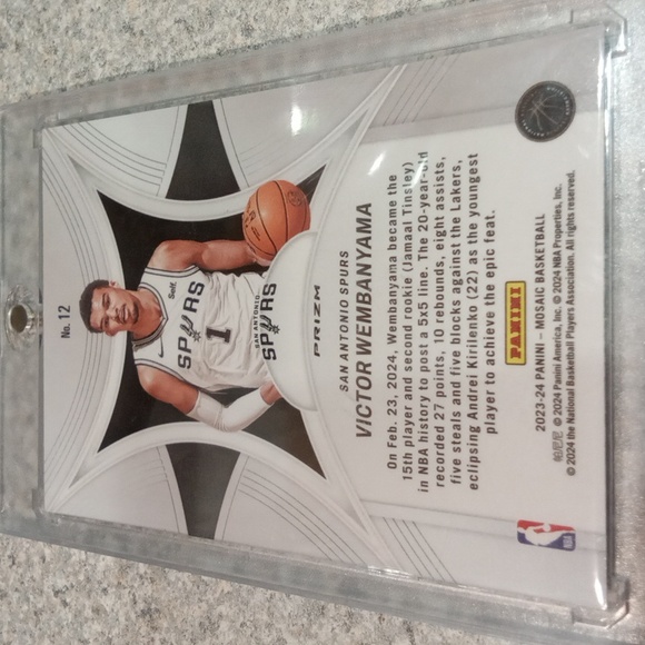 2023 24 Panini Mosaic Victor Wembanyama Epic Green Prizm rc. - Picture 2 of 2